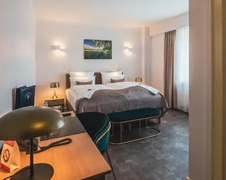 فندق Eichengrund Cochstedt 4*