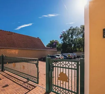 Hotel Eichengrund Cochstedt 4*