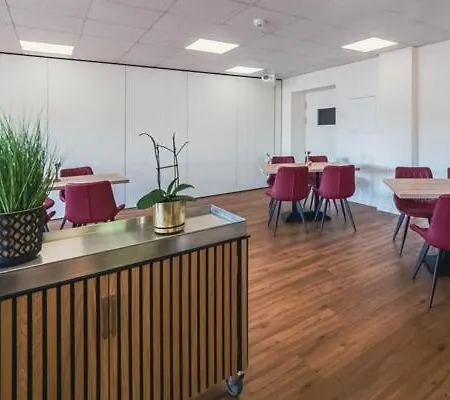 Hotel Eichengrund Cochstedt 4*