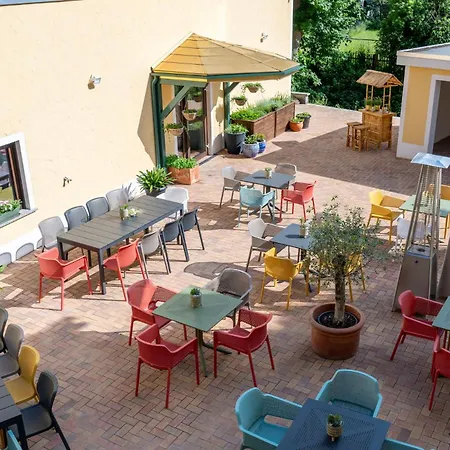 Eichengrund Cochstedt فندق